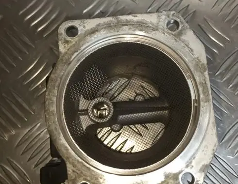 Audi A4 S4 B5 8D Mass air flow meter 037906461B