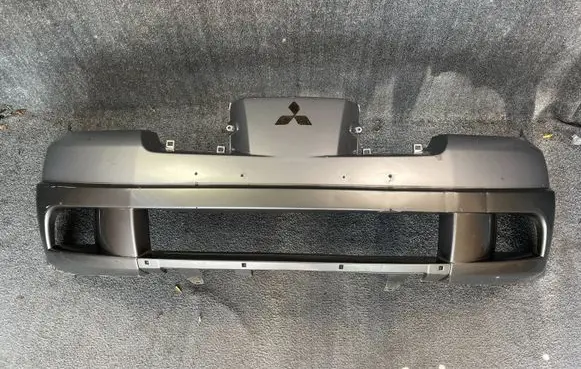 Mitsubishi Outlander Front bumper Z1090