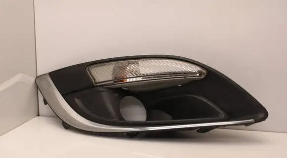 Opel Astra J Front indicator light 13367143 662588537