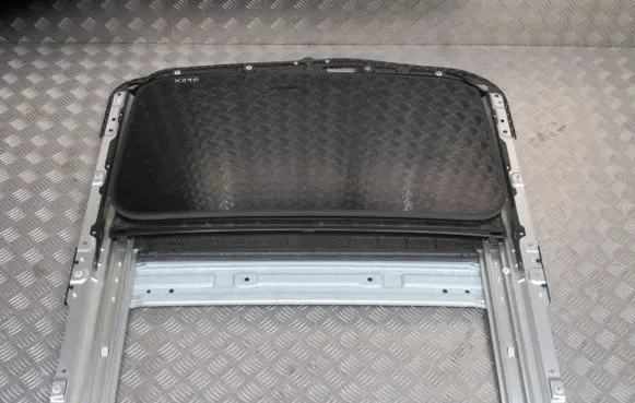 Mercedes-Benz AMG GT 4 x290 w290 Sunroof glass A2906305600
