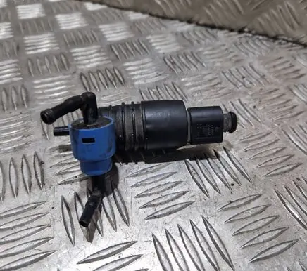 Volkswagen Golf IV Windscreen/windshield washer pump 2800E51 107819 021168