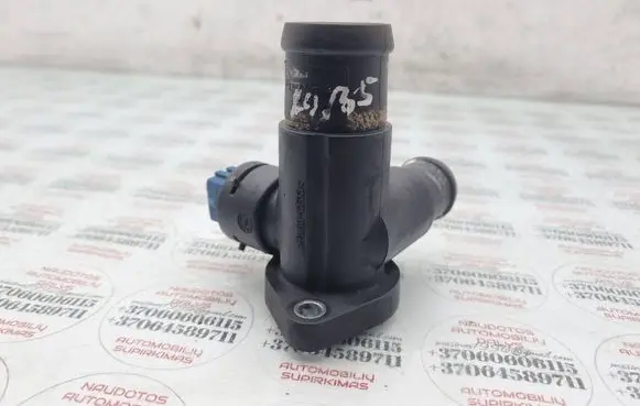 Audi A4 S4 B5 8D Engine coolant pipe/hose 108191