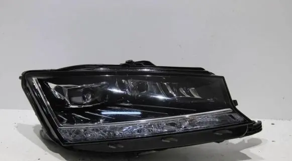 Skoda Fabia Mk3 (NJ) Headlight/headlamp 6V1941016F LE17A6402
