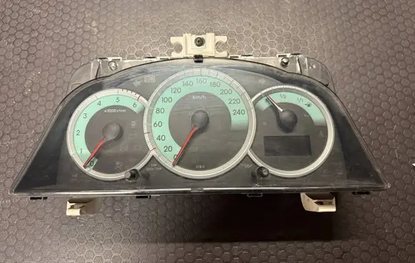 Speedometer (instrument cluster)