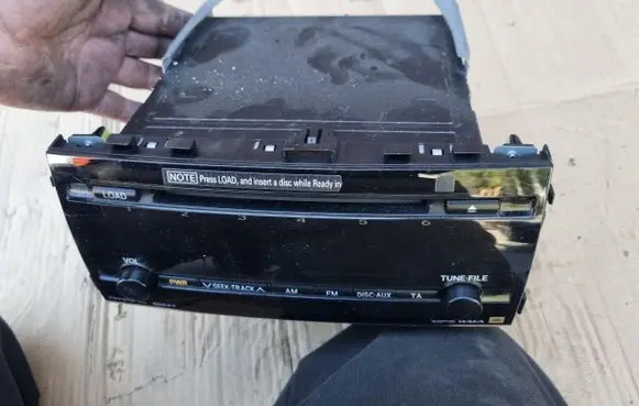 Toyota Prius (XW20) Radio/CD/DVD/GPS head unit 8612047240 ITA
