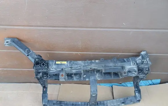 Opel Vivaro Radiator support slam panel 9386891100 93868911
