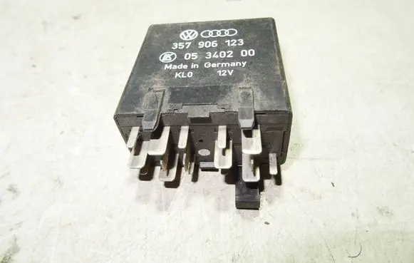 Volkswagen PASSAT B4 Other relay 357906123
