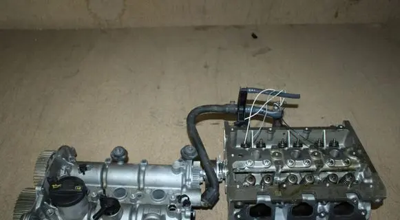 Volkswagen Polo VI Engine head 04C103479A 04C103404F