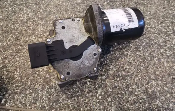 Volkswagen Transporter - Caravelle T5 Wiper motor 7E1955113B