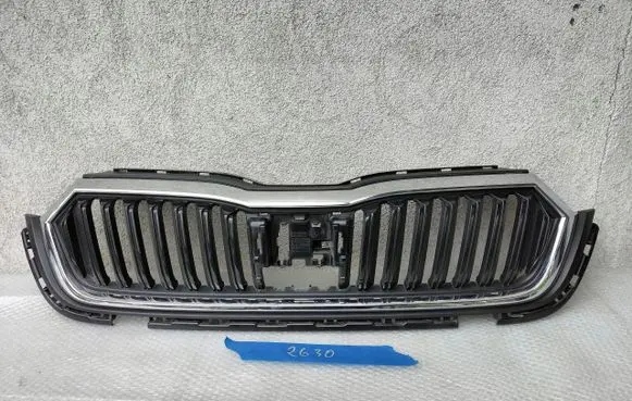Skoda Octavia Mk4 Front bumper upper radiator grill 5E3853653
