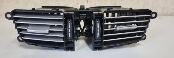 Mercedes-Benz E W212 Dash center air vent grill A2128302554
