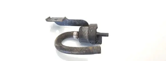 Volkswagen PASSAT B5 Valve vacuum 058133450