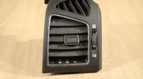 Chevrolet Captiva Dashboard side air vent grill/cover trim