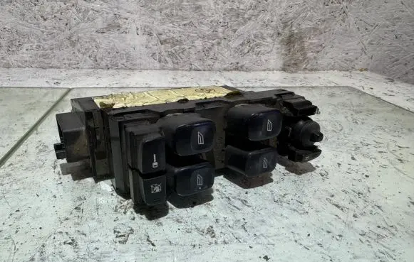 Volvo S80 Electric window control switch 30658146 04W20E