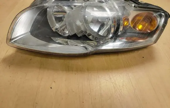 Audi A4 S4 B7 8E 8H Headlight/headlamp