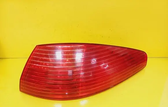 Peugeot 607 Rear/tail lights