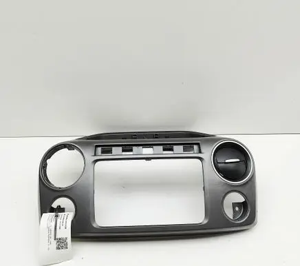 Dashboard glove box trim