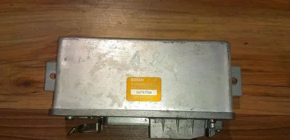 Audi 80 90 B3 ABS control unit/module 0265100037 443907379C