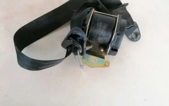 Peugeot 405 Rear seatbelt 11067900