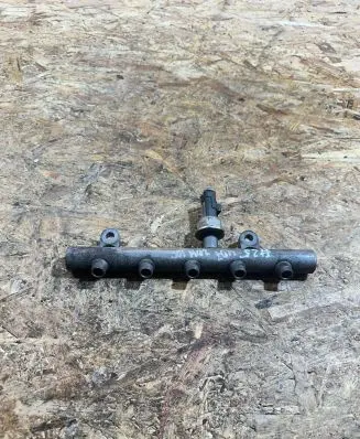 Volvo S40 Fuel main line pipe 9645689580 5WS40041 10144009