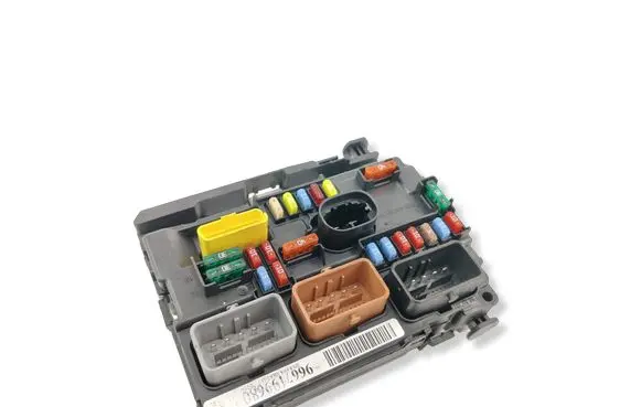 Citroen DS3 Fuse module 9667199680
