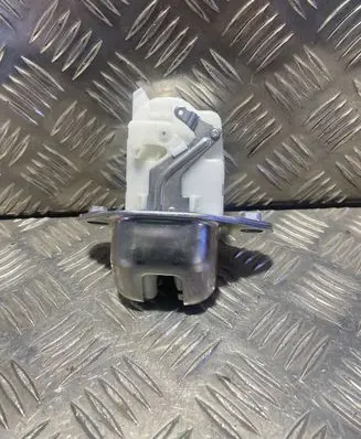 Subaru Outback (BS) Tailgate/trunk/boot lock/catch/latch