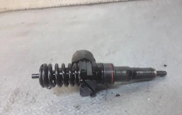 Volkswagen Sharan Fuel injector 0414720029 038130073AC