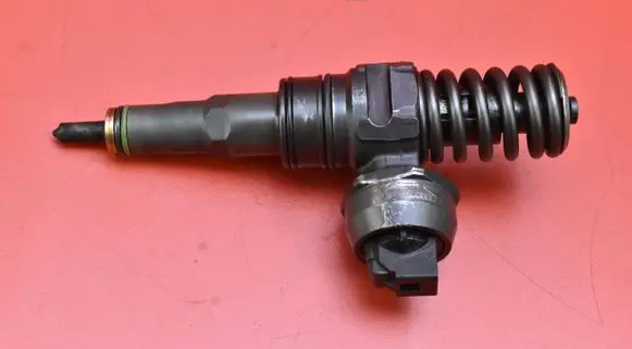 Volkswagen Sharan Fuel injector 038130073AH