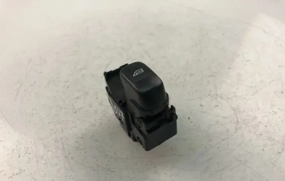 Volvo XC70 Electric window control switch 30658696