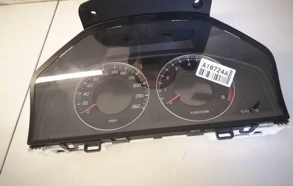 Volvo V70 Speedometer (instrument cluster) 30786622AB