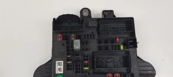 Opel Insignia A Fuse module 1327732203 13277322