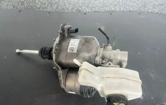 Seat Leon IV Brake booster 5WB614105P 0204N00679 1506200100948