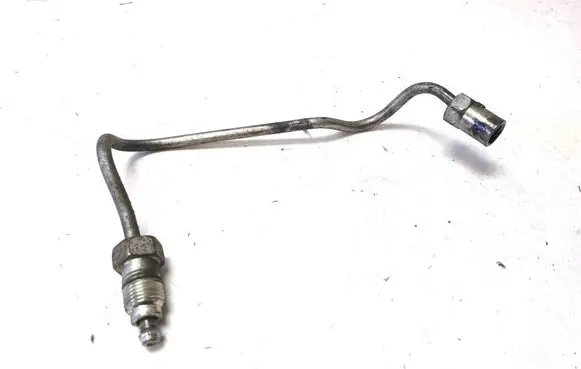 Toyota Avensis Verso Fuel injector supply line/pipe 