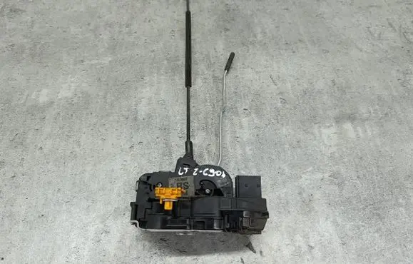 Opel Astra J Rear door lock 13579557