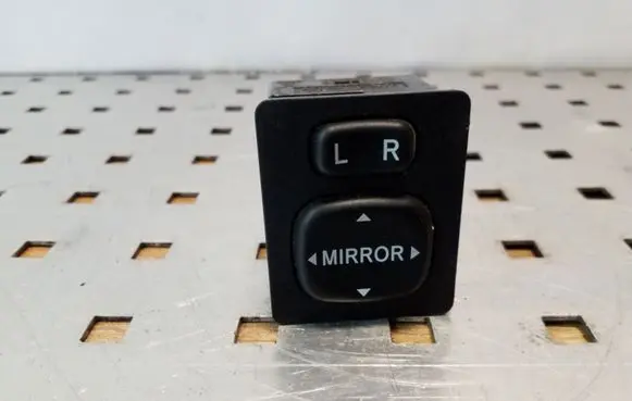 Toyota RAV 4 (XA20) Wing mirror switch 183574