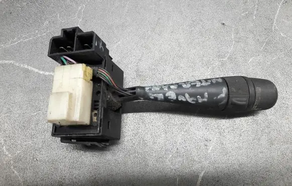 Ford Maverick Fog light switch 136605e50695