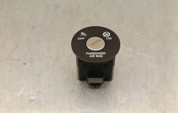Hyundai Kona I Passenger airbag on/off switch