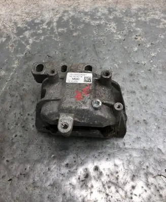 Volkswagen Caddy Engine mount bracket 1K0199262CB