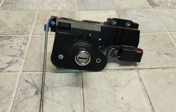 Opel Meriva A Tailgate exterior lock 90534783 90534784 90534785