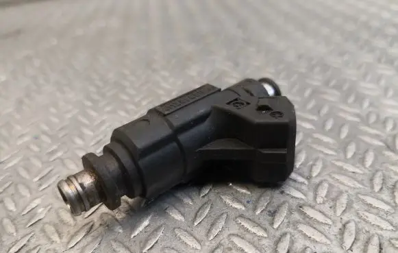 Mercedes-Benz CLK A208 C208 Fuel injector 1120780049