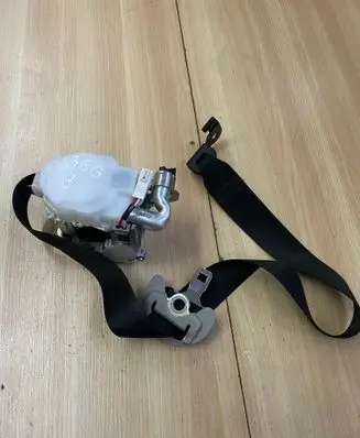 Lexus RX 450H Front seatbelt 7R4850P