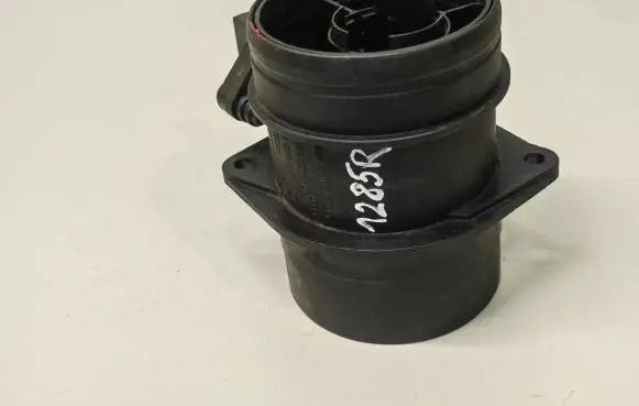 Audi A4 S4 B6 8E 8H Mass air flow meter 074906461B 0281002461