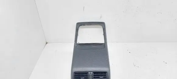Rear air vent grill