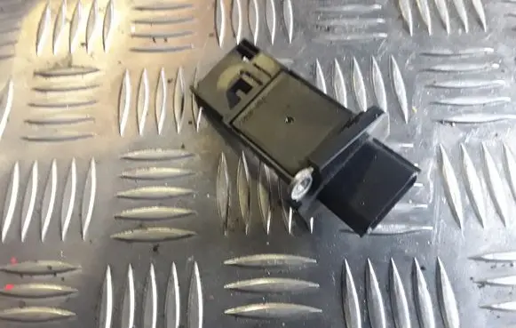 Nissan Qashqai Mass air flow meter 226807S000