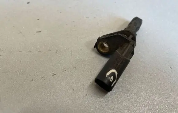 Volkswagen Golf VI ABS rear brake sensor 1K0927808