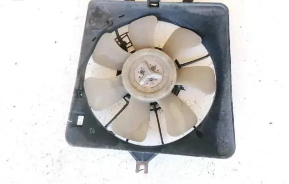 Radiator cooling fan shroud
