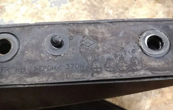 Toyota Avensis Verso Roof bar rail