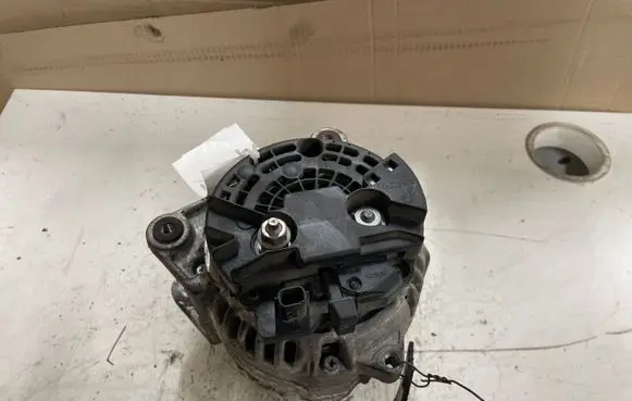 Renault Megane III Generator/alternator 0124425093 231008578R