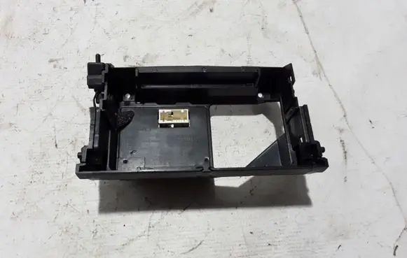 Head unit multimedia control