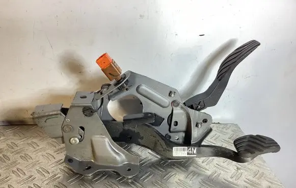 Nissan Qashqai Pedal assembly 180024BA0B 6PV00997815 465014EA2B